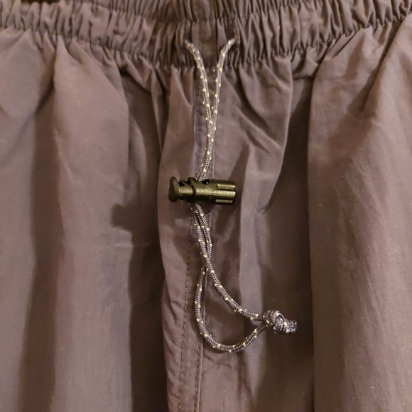 MEC outdoor pants with toggle tie - Picture 2 of 5